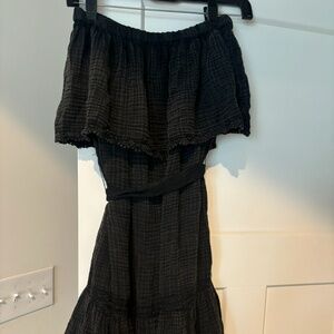 Causal black strapless dress